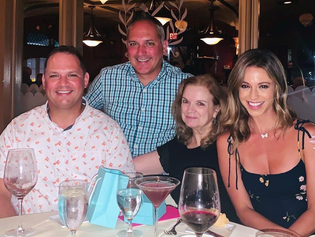 Scott with her mother and older siblings.